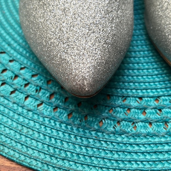 3/$10 - Sparkle Plenty!  Silver Glitter Mary Janes Shoes Sz 10 - Picture 3 of 11